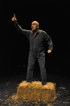 Guy Masterson in Animal Farm (image: Bob Paisley)